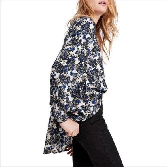 Free People Flowers In Her Hair Smocked Tunic Blouse Ditsy Floral size XS - Picture 1 of 13